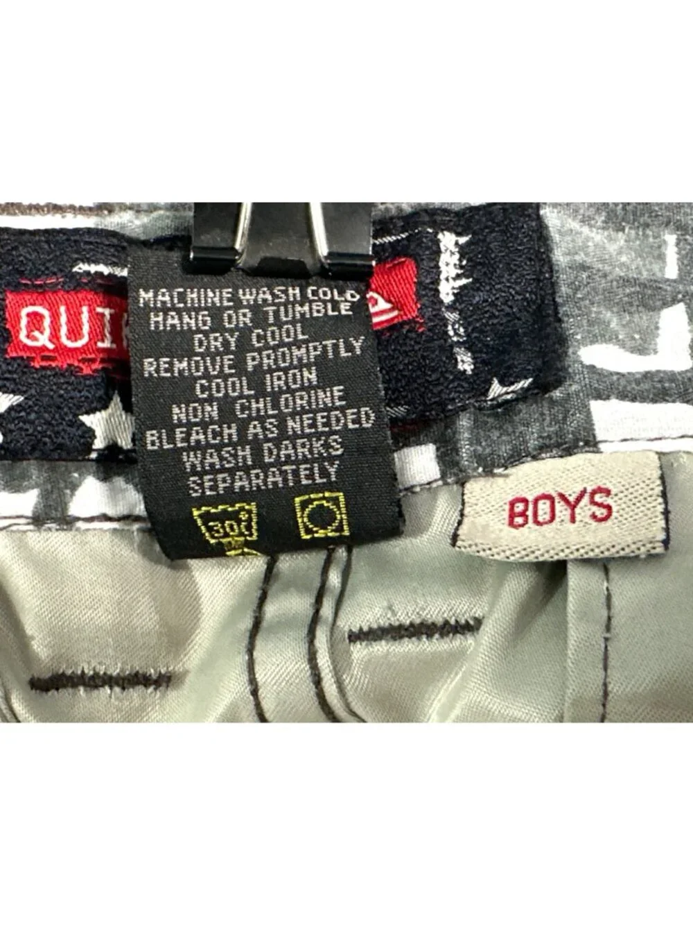 Quiksilver Boys Size 30 Gray Cargo Shorts Classic Fit Surf Skate Outdoor Style